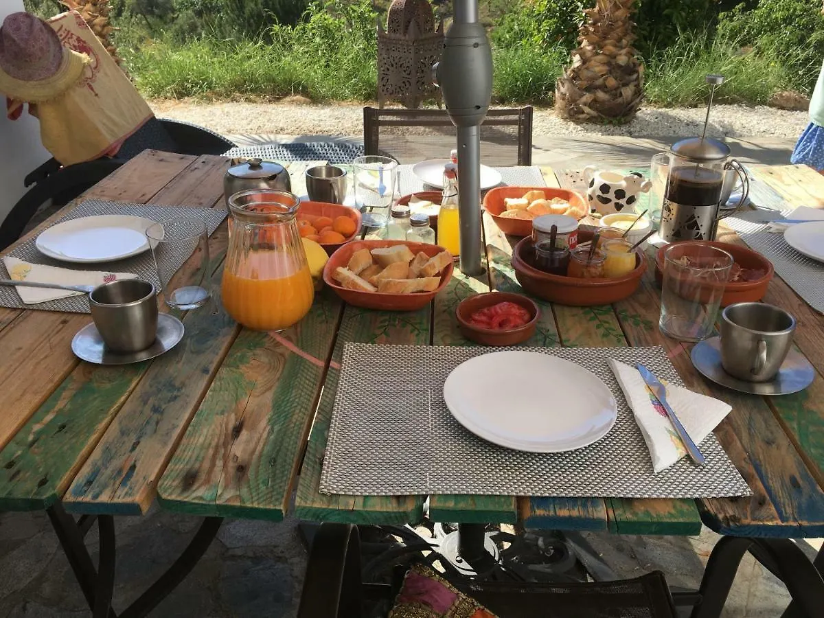 The House Of Oranges Bed & Breakfast Salares