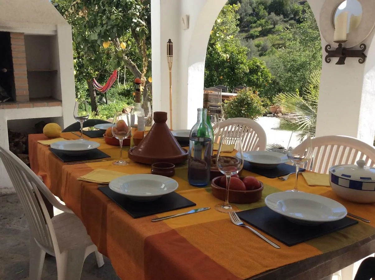 Nocleg ze śniadaniem The House Of Oranges Bed and Breakfast Salares Hiszpania